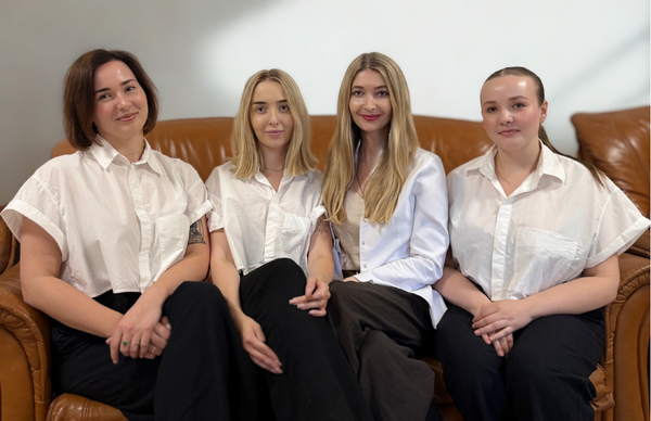 Kosmetolożki wykonujące profesjonalne zabiegi na twarz w gabinecie Golden Spa w Bielsku-Białej pielęgnacja skóry, tlenoterapia, O2TODERM, anti-aging.